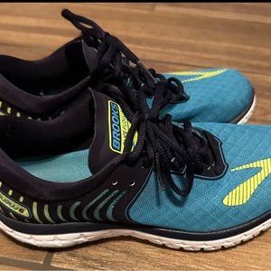 Brooks Pure Flow 6 Size 7 Women’s Teal